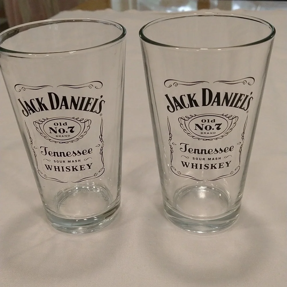 Vintage pair Jack Daniels old no. 7 whiskey glasses 6 inches tall barware